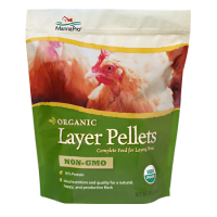 Manna Pro Organic Layer Pellets. White and green feed bag for chickens and hens.